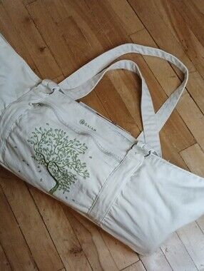 GAIAM cream canvas yoga travel bag with green tree embroidery